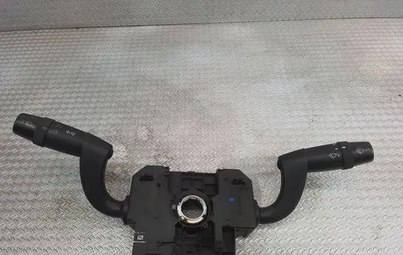 Wiper turn signal indicator stalk/switch