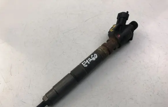 Volvo XC60 Fuel injector 31303238