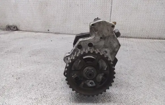 Renault Megane II Fuel injection high pressure pump 0445010075 8200108225