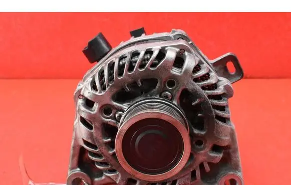 Peugeot 5008 Generator/alternator 9827171980