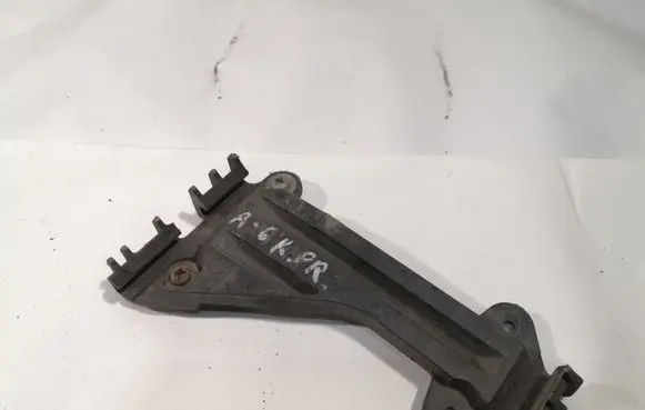 Audi A6 S6 C4 4A Front bumper mounting bracket 4A0807284A