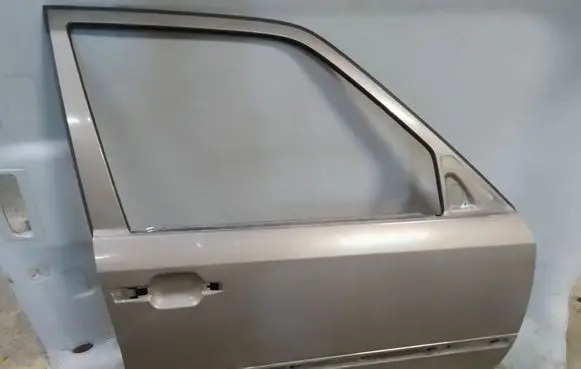 Mercedes-Benz E W124 Front door