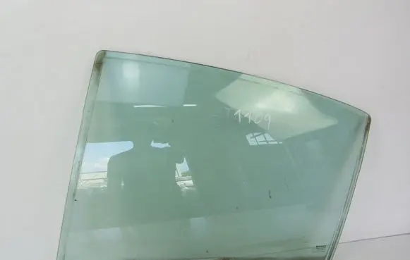 Renault Laguna II Rear door window glass 