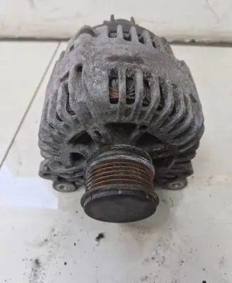 Volkswagen Caddy Generator/alternator 06F903023C 107317428 2542605F