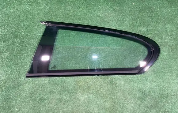 BMW 1 F20 F21 Rear side window 7284567