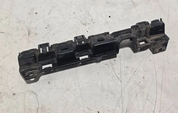 BMW 7 G11 G12 Fender mounting bracket 5177 7357132 51777357132