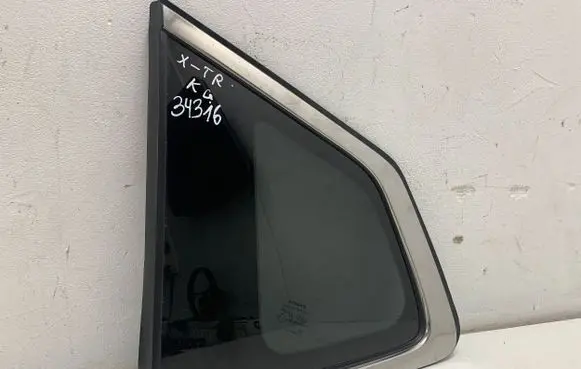 Rear vent window glass
