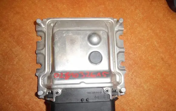 Opel Movano B Adblue control unit 0281932615 0281032615