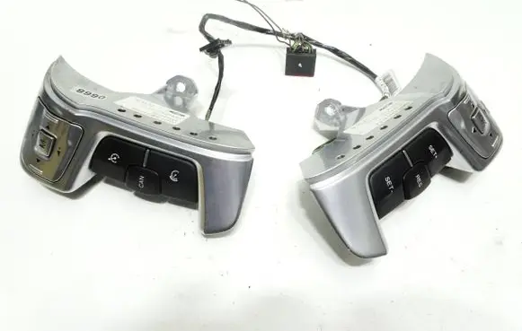 Ford Mondeo MK IV Steering wheel buttons/switches AM2T14K147CB AM2T14K147EA