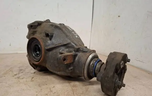 BMW 4 F32 F33 Rear differential 7544873 21912256 0713121008570003