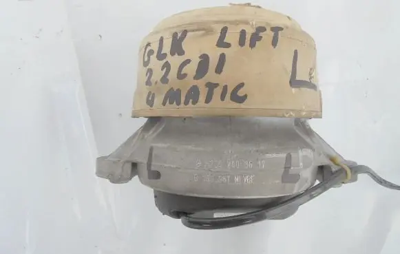 Mercedes-Benz GLK (X204) Engine mount bracket A2042403617