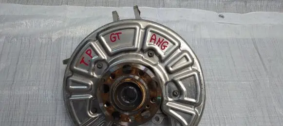 Mercedes-Benz AMG GT R190 C190 Rear wheel hub spindle/knuckle 