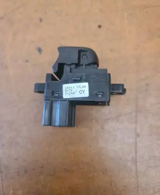 Nissan Juke I F15 Electric window control switch 254111KL5A 0474