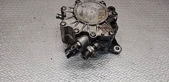 Volkswagen PASSAT B6 Vacuum pump 03G145209C