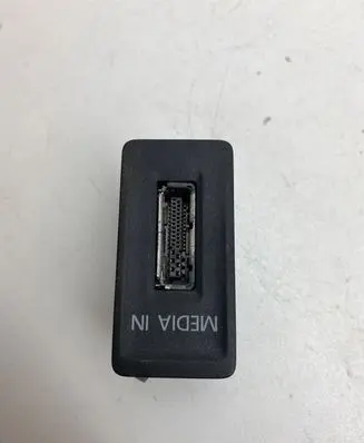 Volkswagen Golf VII USB socket connector 5G0035222A
