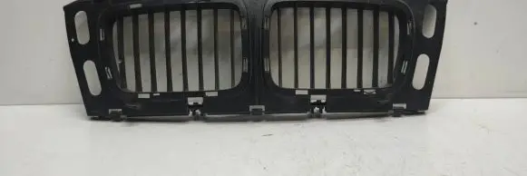 BMW 5 E34 Front bumper upper radiator grill 6018149127