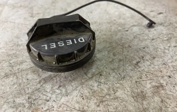 KIA Carens I Fuel tank filler cap 