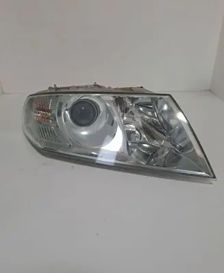 Skoda Octavia Mk2 (1Z) Headlight/headlamp