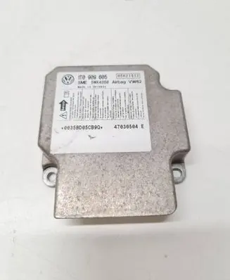 Volkswagen Touran I Airbag control unit/module 1T0909605 47030504E 05H21S12