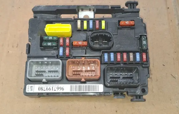 Peugeot 308 BSM Control unit 9667199780 2009112622