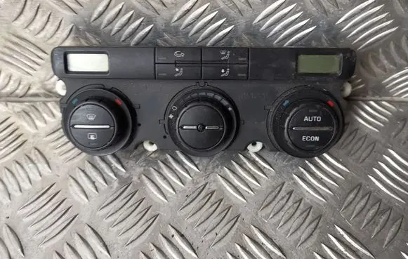 Skoda Octavia Mk2 (1Z) Climate control unit
