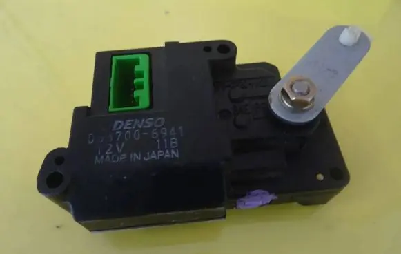 Suzuki Baleno EG Air flap motor/actuator 0637006941 063700-6941