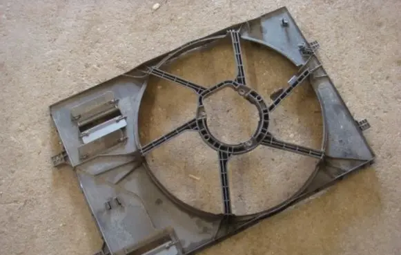 Seat Leon (5F) Radiator cooling fan shroud 5Q0121205