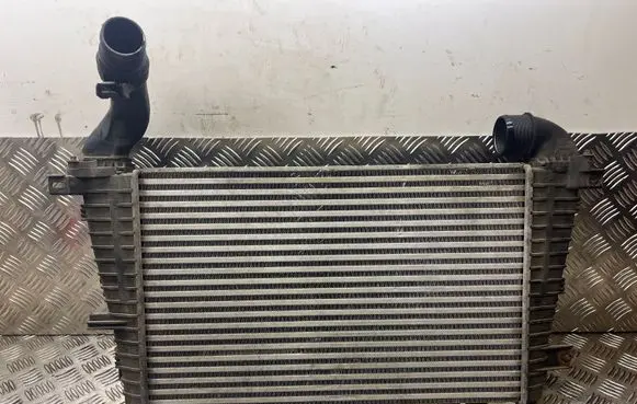 Opel Zafira B Intercooler radiator 13171435