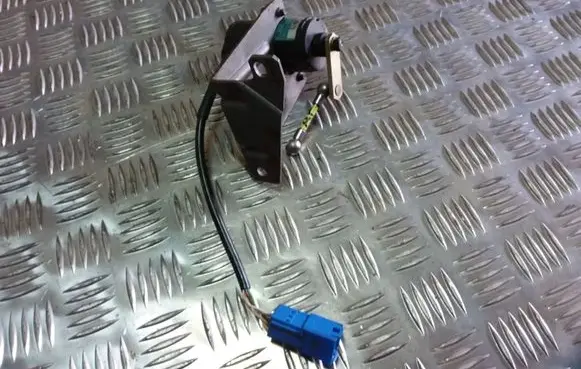 Opel Vectra B Accelerator pedal position sensor 0281002296