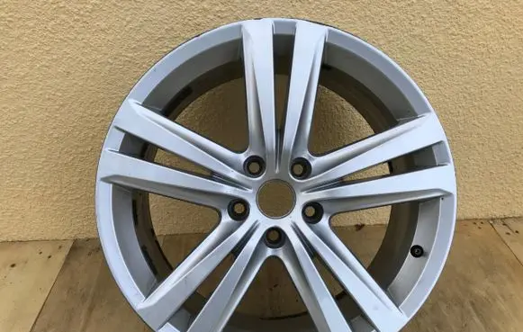 Seat Leon (5F) R18 alloy rim 