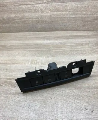 Ford Focus Windscreen/window heater switch 4M5113D734BB