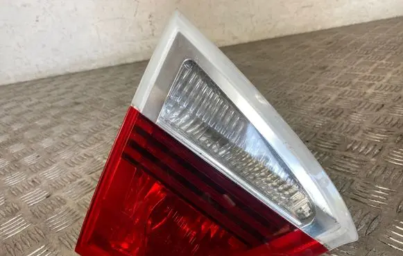 BMW 3 E90 E91 Tailgate rear/tail lights 7160063