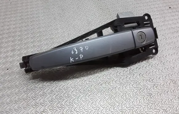 Opel Zafira B Front door exterior handle