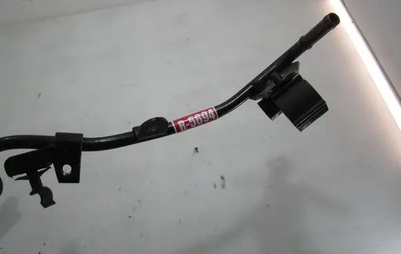 Volkswagen PASSAT B6 Engine coolant pipe/hose 1K0122447T