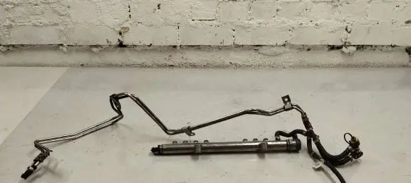Volvo XC60 Fuel distributor 30777759 0445215025