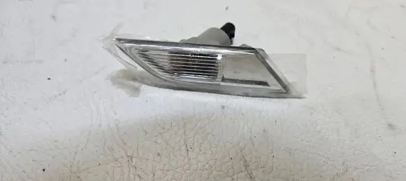 Volkswagen Transporter - Caravelle T6 Mirror indicator light 7LA949102