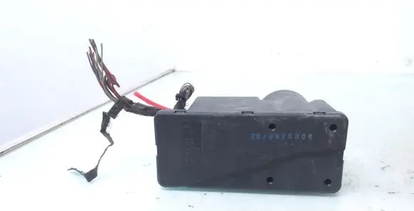 Audi A4 S4 B5 8D Central locking vacuum pump 4A0862257A
