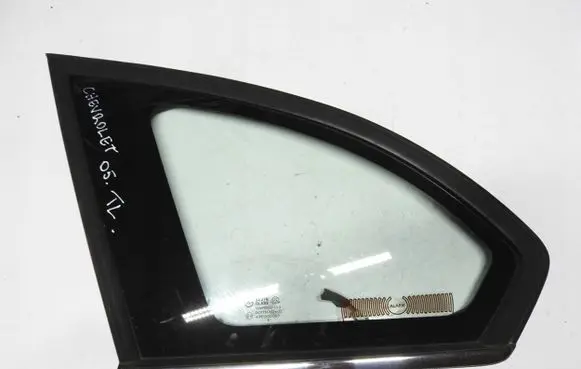 Chevrolet Captiva Front triangle window/glass 96622512