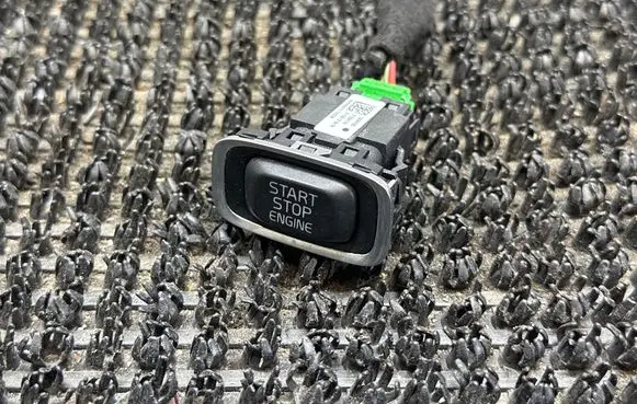 Volvo V40 Cross country Engine start stop button switch 31394114 10090125