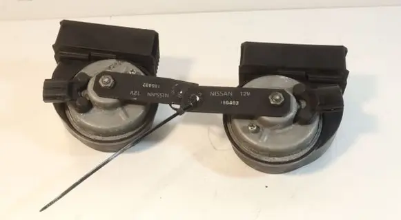 Infiniti Q50 Horn signal E9004035