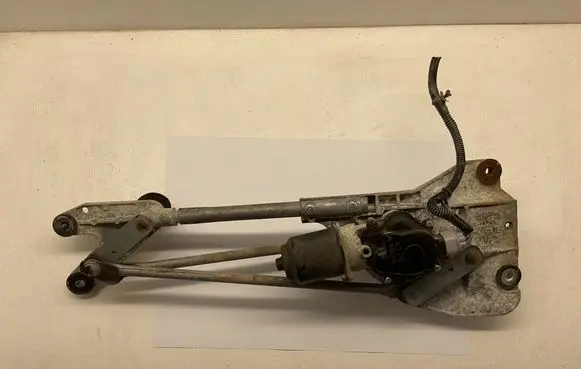 Front wiper linkage and motor