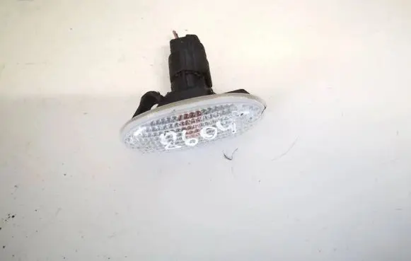 Mazda 3 II Front fender indicator light a052889