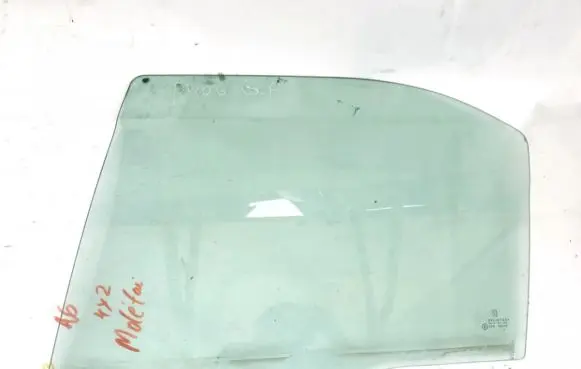 Peugeot 406 Rear door window glass
