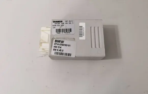 BMW X5 E70 Air suspension control unit module (rear) 6793163 6778966