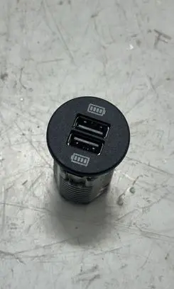 Porsche Macan (95B) USB socket connector 95B035222
