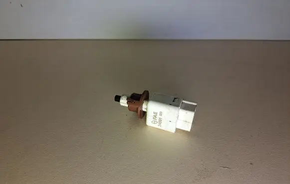 Toyota RAV 4 (XA30) Brake pedal sensor switch