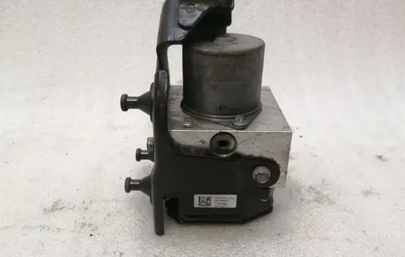 Jeep Grand Cherokee ABS Pump 68252642AF