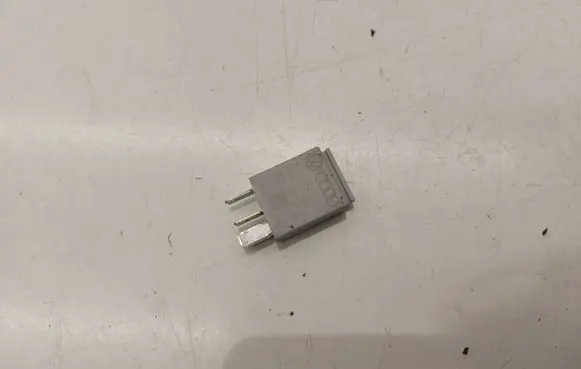 Volkswagen Golf V Other relay 1K0951253