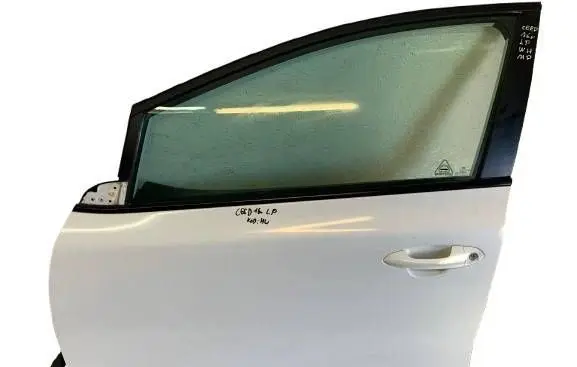 KIA Ceed Front door