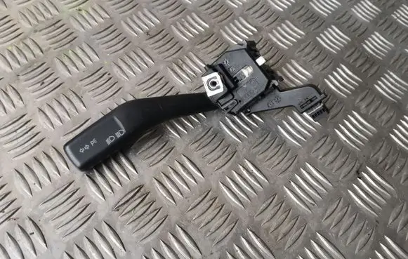 Volkswagen Touran I Indicator stalk 1K0953513